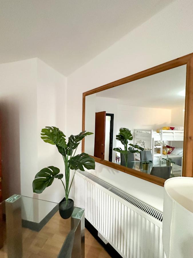 210 Coldharbour Lane Apartment ลอนดอน ภายนอก รูปภาพ